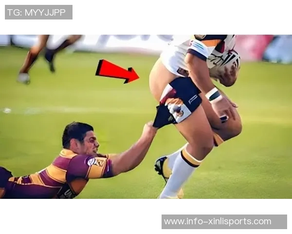 足球踢脸事件引发热议球场意外与运动员安全的深思